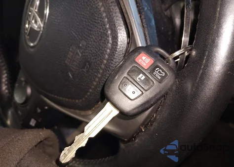 2017 Toyota Rav4 Xle из США, поврежденный, VIN JTMWFREV3HD103936